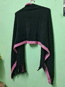 Cozy Black &amp; Pink Knit Shawl New🩷🖤