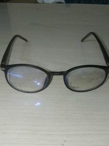 Round eyeglasses frames
