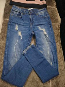 Stylish Ripped Jeans &amp; Crop Top Set
