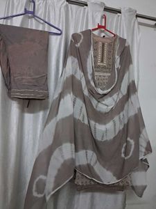 Elegant Grey Tie-Dye Kurta Set with Dupatta