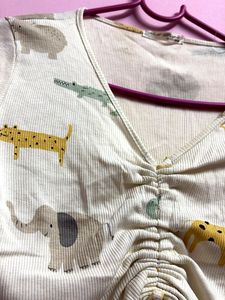 Cute animal print crop tee