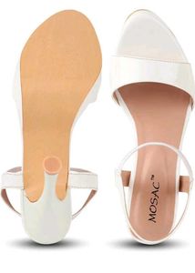 ✨Elegant White Ankle Strap heels🤍👠