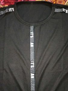 Black colour t shirt