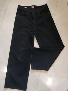 Black Levi's Jeans
