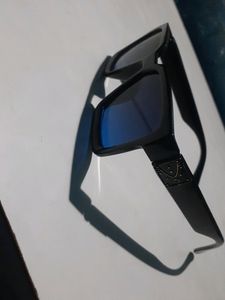 Sunglasses Brand New In Blue Colour And Square Shape