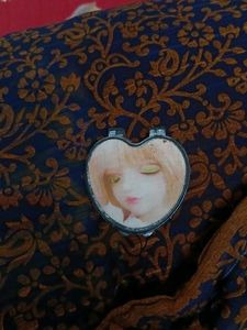 Heart-Shaped Compact Mirror
