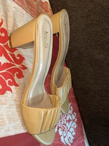 Inc.5 Heels