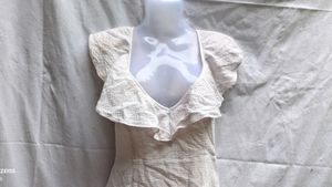 21T. CUTE OFF WHITE TOP
