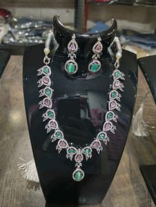 Ad Diamond Necklace Set