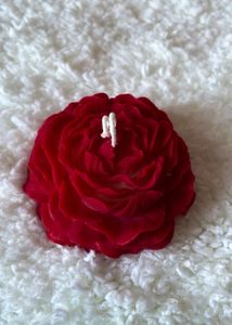 2 Candles Set With Beautiful Flowers Design