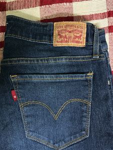 Blue Levis Skinny Fit Jeans For Women