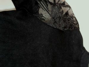 Happy🕐 Hr. Branded woolen Top Net sleeves