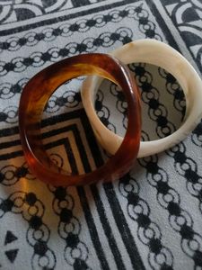 Vintage Resin Bangles Set