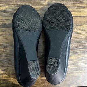 Black Ballet Flats