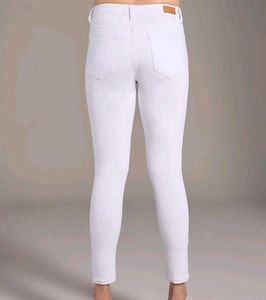 Classic White Skinny Jeans
