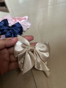 Set of 4 Pearl Bow Hair Clips