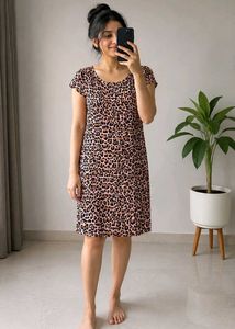Chic Leopard Print Casual Dress
