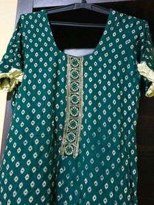 Green Bandhani Kurta with Cream Palazzo