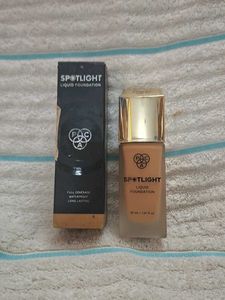 Spotlight Liquid Foundation - Full Coverage