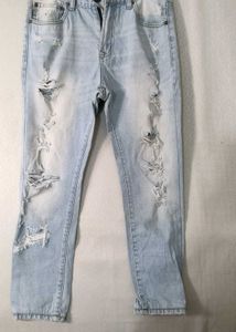 Latin Cow: Distressed White Skinny Jeans
