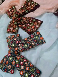 Embroidered Bow clip
