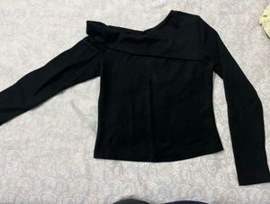 Black Off-Shoulder Long Sleeve Top