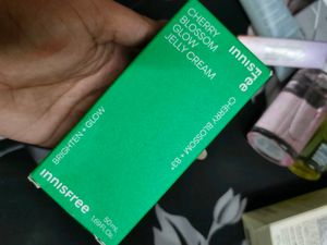 Innisfree Cherry Blossom Glow Jelly Cream