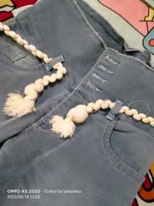 New Jeans With Belt