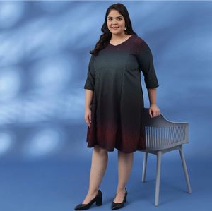 Chic Ombre Pleated V-Neck Dress