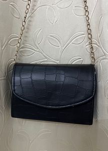 Textured Structured Strappy Chain Shoulder Bag