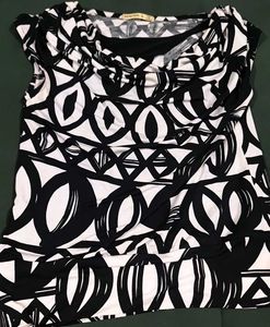 Stylish Black & White Abstract Print Top