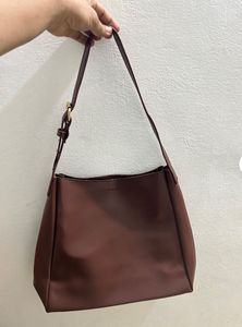 Minimalist Brown Shoulder Bag for college