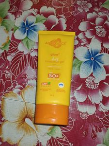 Aqualogica Glow Dewy Sunscreen Gel SPF 50+