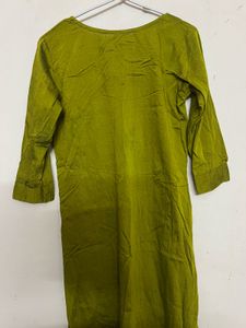 Olive Green Embroidered Kurta 🌿