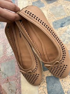 Chic Beige Ballet Flats with Bow Detail