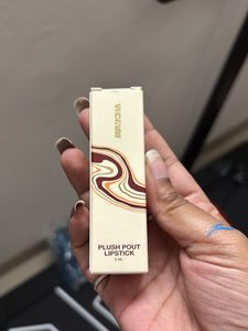 Mrucha Beauty lipstick