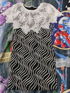 Chic Lace & Wave Print Dress