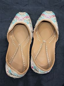 Embellished Jutti Flats