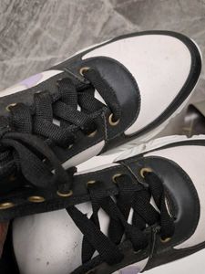 Stylish Women's Sneakers