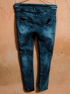 Ladies Jeans Size 32 - Lightly Used