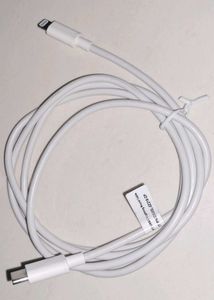 USB-C to lightening round cable