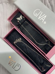GIVA Butterfly Anklet Set