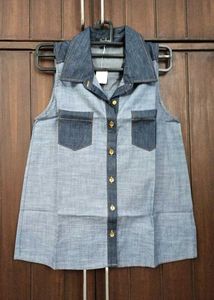 Button-down Sleeveless Top