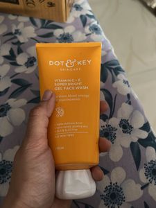 Dot & Key Vitamin C+E Gel Face Wash