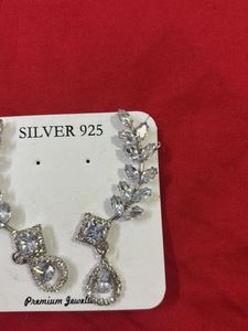 Sparkling Leaf Design Drop Earrings
