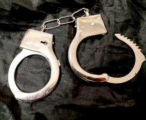 Metal Handcuffs 👮🚔🚨 For police play game