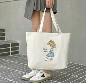 Women White Tote With Included Gifts