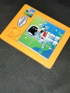 Astronaut Sliding Puzzle Game