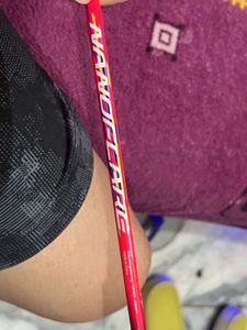 yonex and lining badminton with 3 set of suttlebox