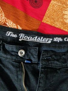 Black Regular fit Frayed hem Denim Shorts